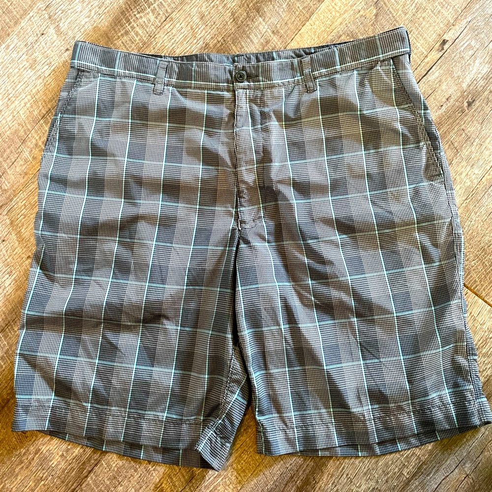 PGA Tour Shorts Plaid and Check Gray Suze 36
